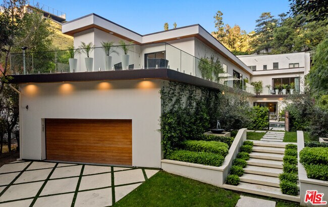 Building Photo - 1884 Laurel Canyon Rd