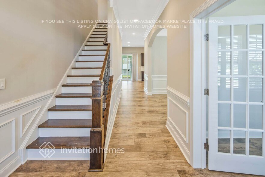 Building Photo - 1400 Thessallian Ln