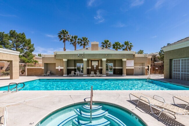 Building Photo - GORGEOUS 2 BEDROOMS UNIT*UPGRADED*TONS OF ...