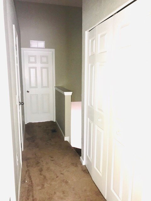 Building Photo - **  MAINTENANCE FREE TOWNHOME **2 BD 2.5 BATH