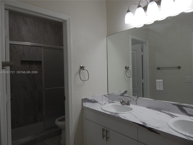 Building Photo - 320 SW 87th Ct