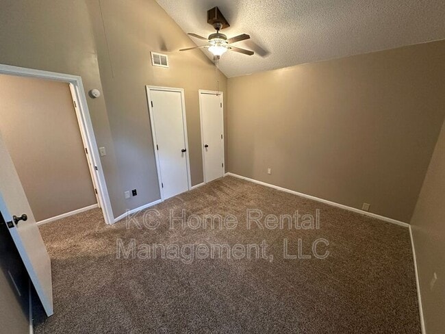 Building Photo - 308 NE Independence Ave