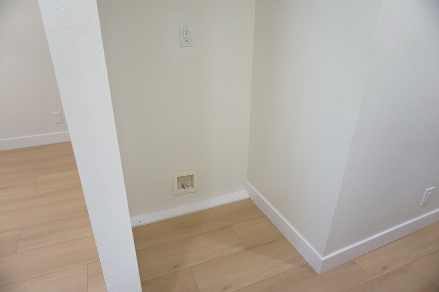 Building Photo - 3948 Pennsylvania Ave