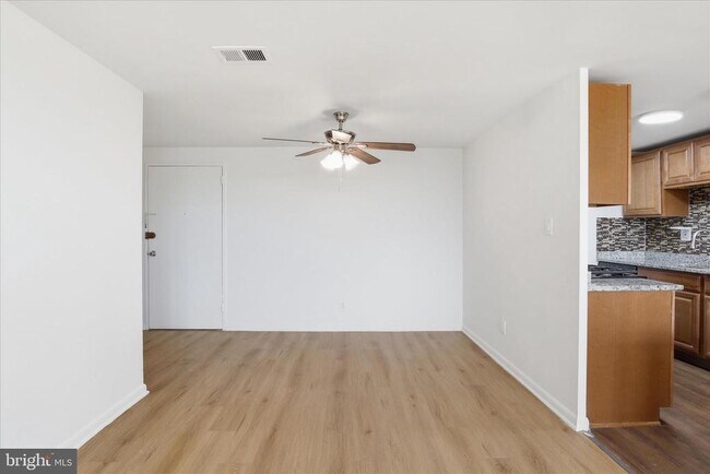 Building Photo - 4600 Duke St