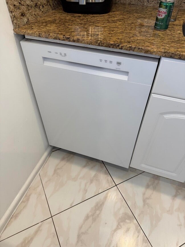 Building Photo - 332 Mansfield G