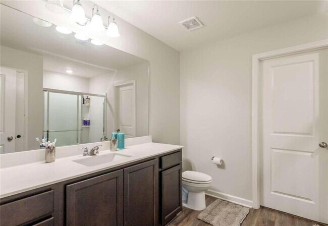 Building Photo - 449 Mccall Wy