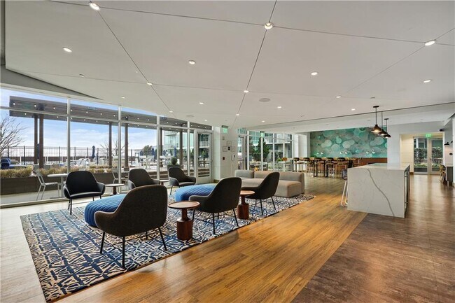 Building Photo - 943 Peachtree St NE