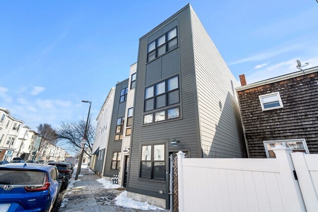 Building Photo - 181 Bennington St