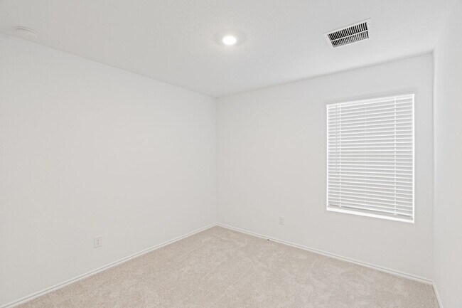 Building Photo - 117 Dark Victory Rd