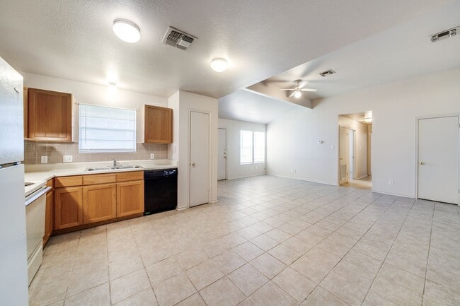 Building Photo - 12216 Maverick Bluff St