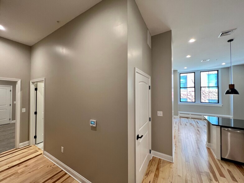 Building Photo - 409 Lackawanna Ave