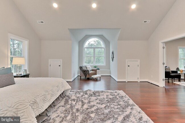 Building Photo - 6526 Dearborn Dr