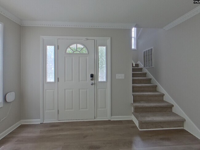 Building Photo - 337 Montclaire Ln