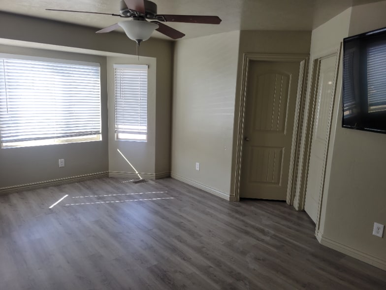 Building Photo - 8200 6900 W