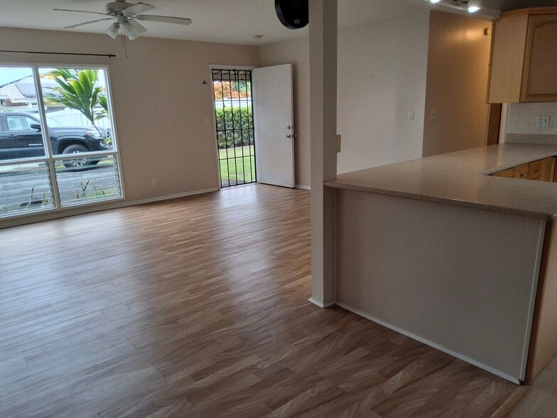 Living area - 1375 Akalani Loop