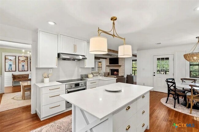 Building Photo - 301 Medlin Creek Loop