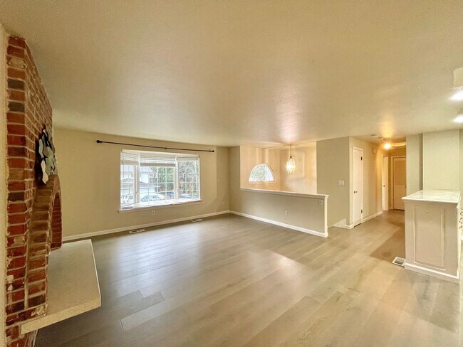 Building Photo - Great Home for rent