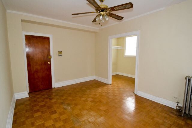 Building Photo - 653 W Belmont Ave