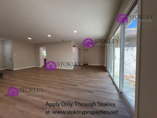 Building Photo - 1840 Sandalwood Dr