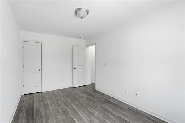 Building Photo - 7134 Gladstone Cir