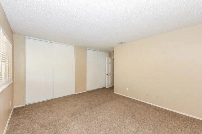 Building Photo - 8770 Buckeye Ct