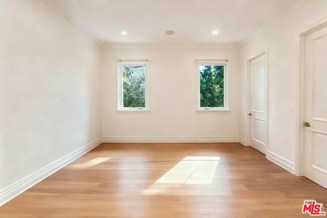 Building Photo - 363 S Saltair Ave