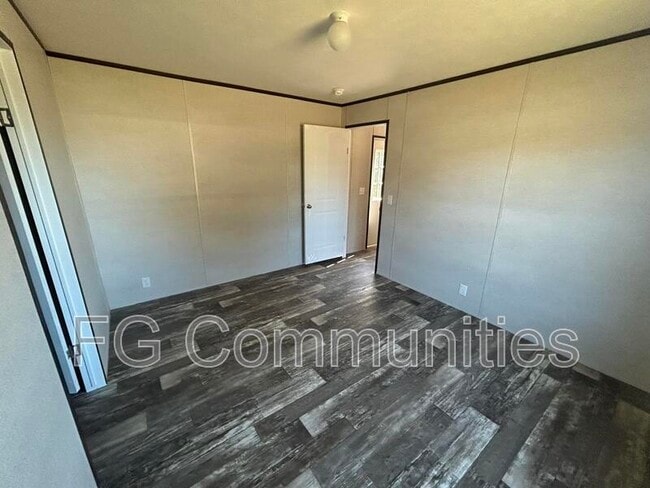 Building Photo - 101 Pistol St