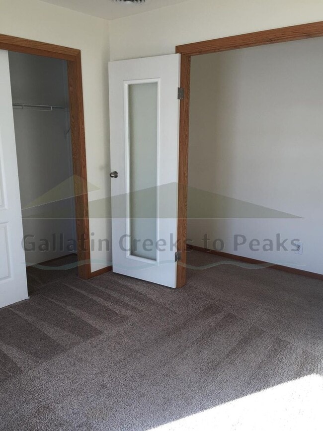 Building Photo - 4 Bedroom 2 Bathroom Rabel Lane Home