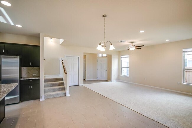 Building Photo - 905 Falkland Trace