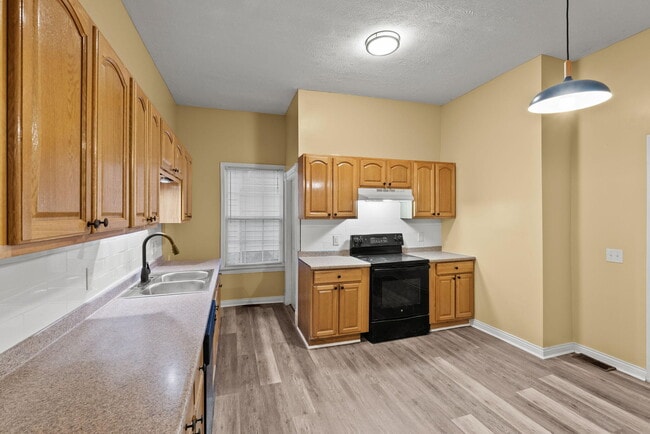 Building Photo - 216 N 2nd St