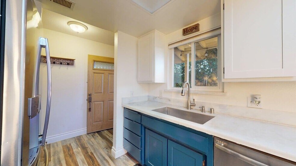 Building Photo - 106 Valley View Dr