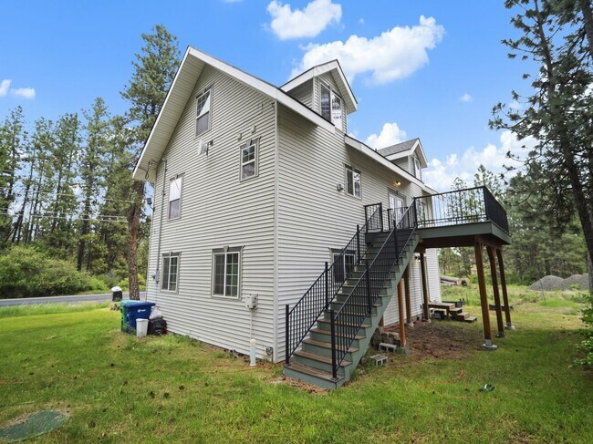Building Photo - 5819 W Greenwood Rd