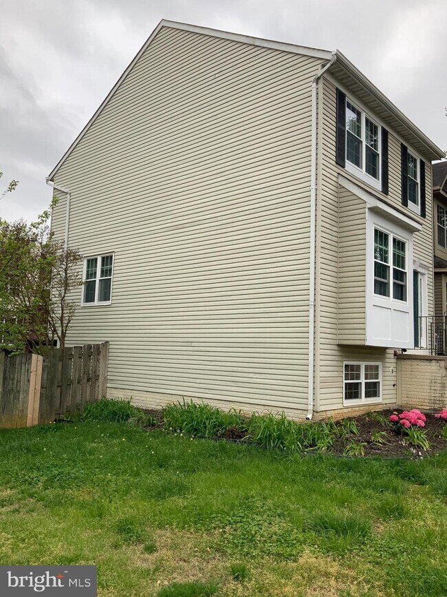 Building Photo - 500 Falkirk Ct