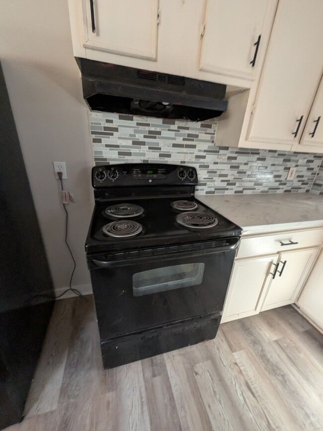 Building Photo - 255 Pollard St