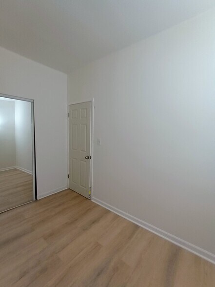 Building Photo - 2517 W Division St