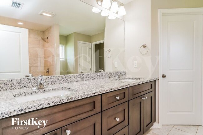 Building Photo - 2013 Embers Pkwy W