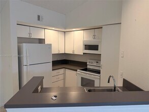 Building Photo - 3310 Pinewalk Dr N