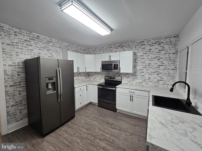 Building Photo - 4444 Fleming St