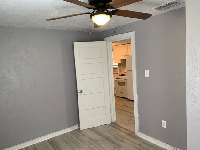 Building Photo - Newly Remodeled, 1 Bedroom 1 Bathroom Home...