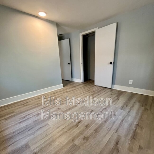 Building Photo - 40 Wesley St