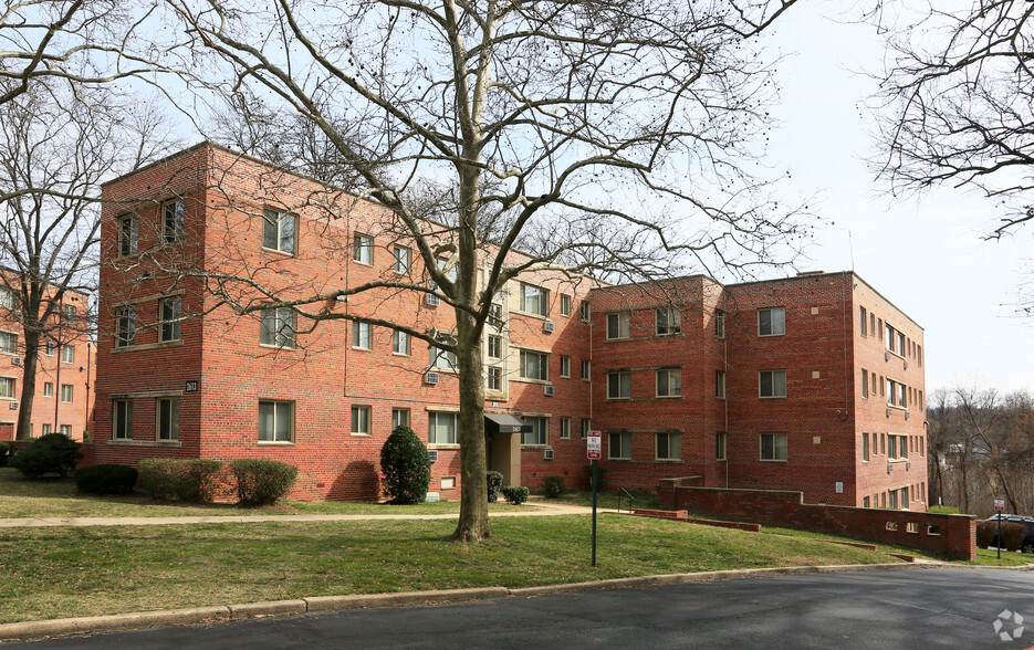 Building Photo - South Pointe Apartments