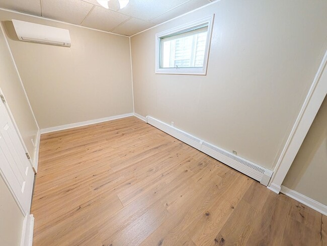 Building Photo - 103-105 Homer St