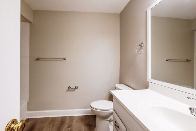 Building Photo - 5525 SW 118th Ave