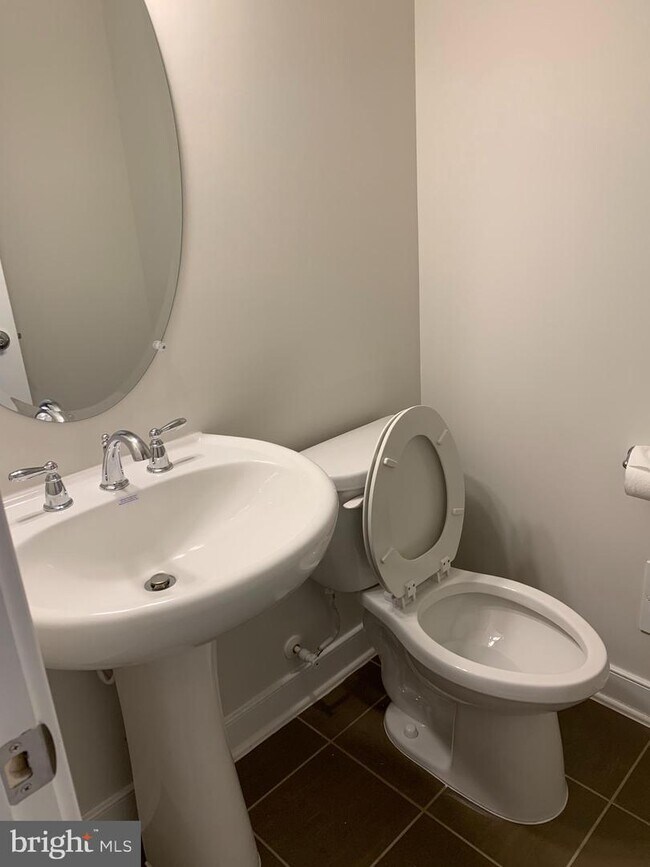 Building Photo - 13348 Sherwood Park Ln