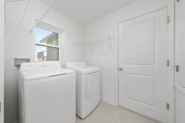 Building Photo - 3146 Totem Rd