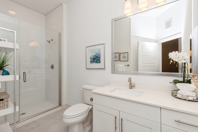 Building Photo - 555 Lakeview Pkwy