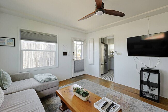 Building Photo - 3270 Cedar St