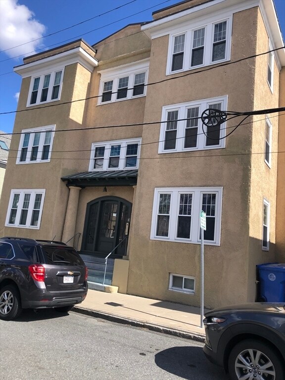 Building Photo - 3 Oxford Ave