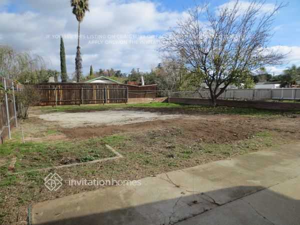 Building Photo - 1172 Elm Ave
