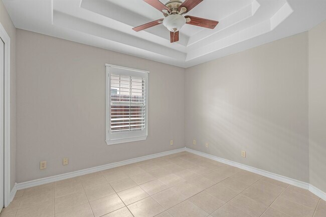 Building Photo - 3814 Sandcliff Dr